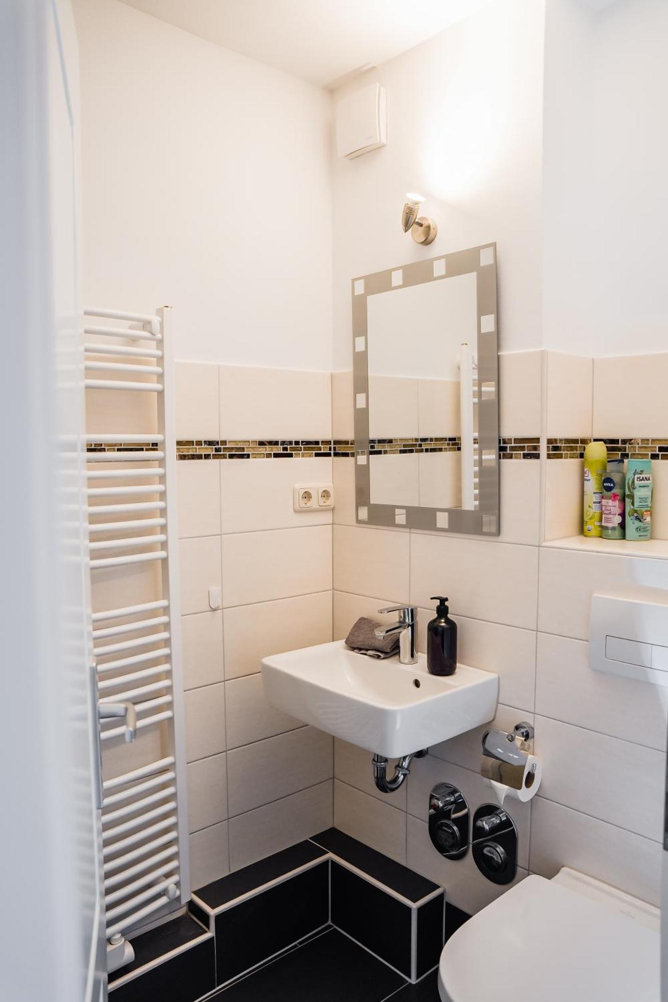 Cozy And Central Apartment Luebeck Exterior foto